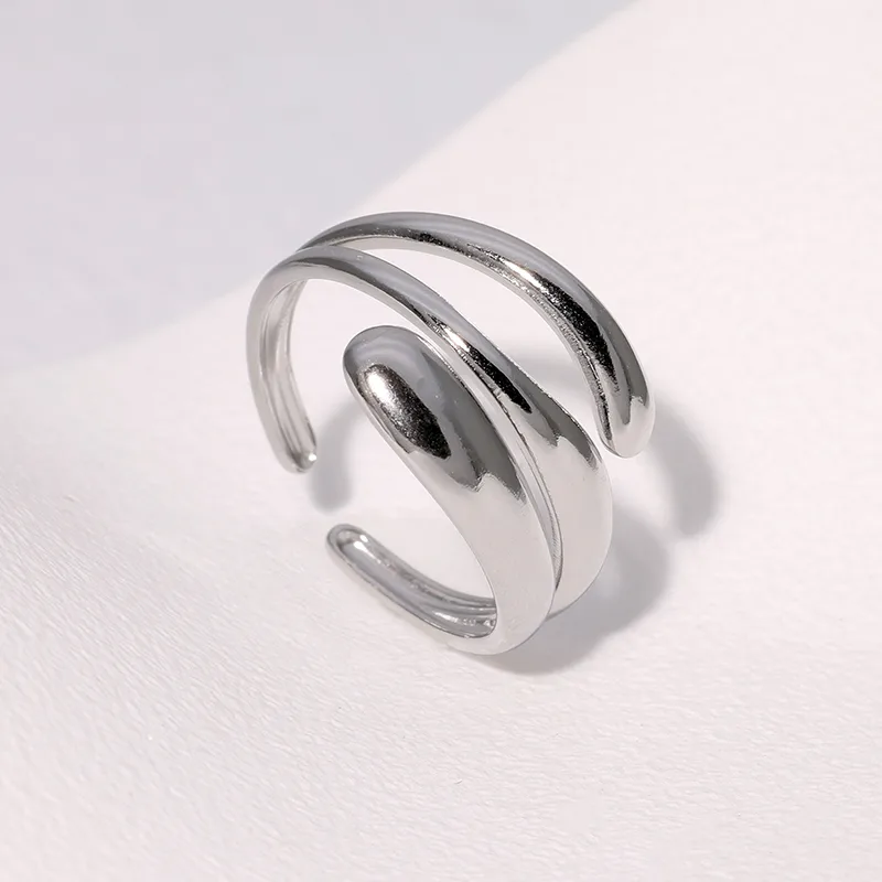 Anillo Ajustable de Acero Inoxidable – Diseño Moderno y Minimalista