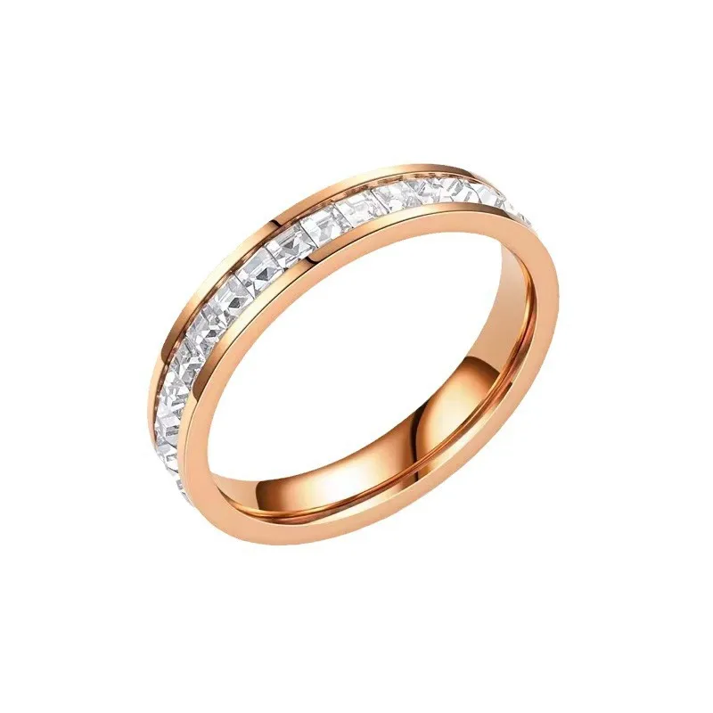 Anillo geométrico con circon en acero inoxidable – Plateado, dorado u oro rosa (tallas 5 a 12)