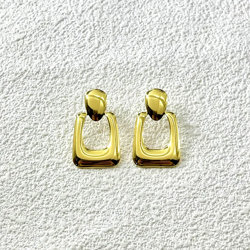 Pendientes Geométricos Dorados en Acero Inoxidable