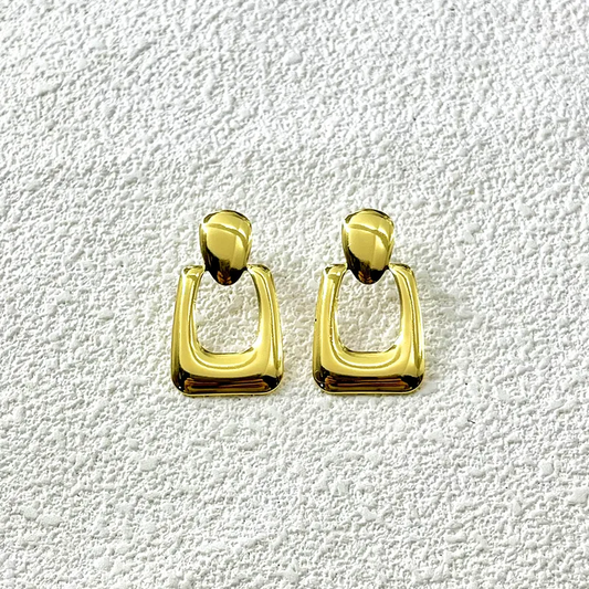 Pendientes Geométricos Dorados en Acero Inoxidable
