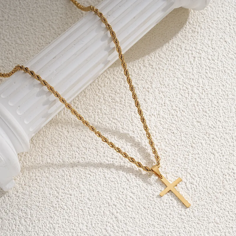 Cadena de Acero Inoxidable Chapada en Oro 18K con Cruz