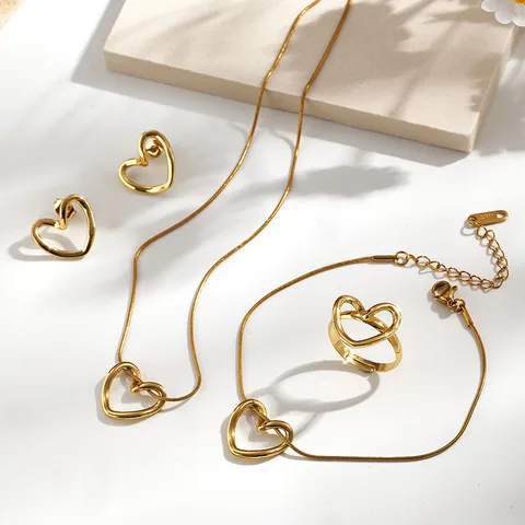 Conjunto Corazón Infinito – Acero Inoxidable Dorado
