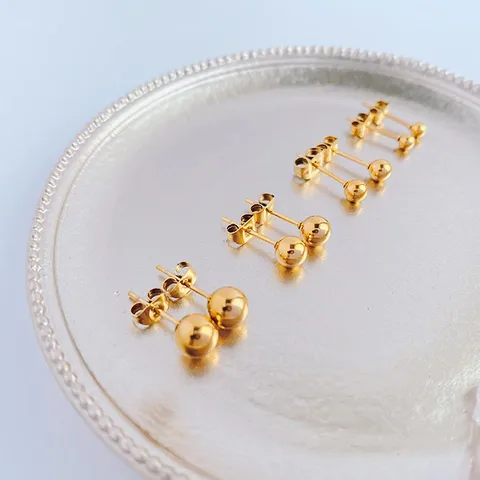 Pendientes de Bola de Acero Inoxidable Chapados en Oro 18K